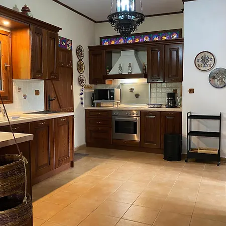 Mallis In Chorto, Pelion *